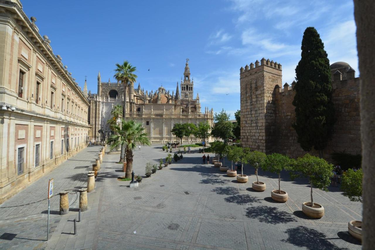 Luxury Apartment With Views To Alcazar, Cathedral And Giralda. Севілья Екстер'єр фото