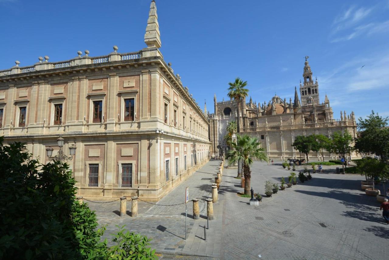 Luxury Apartment With Views To Alcazar, Cathedral And Giralda. Севілья Екстер'єр фото