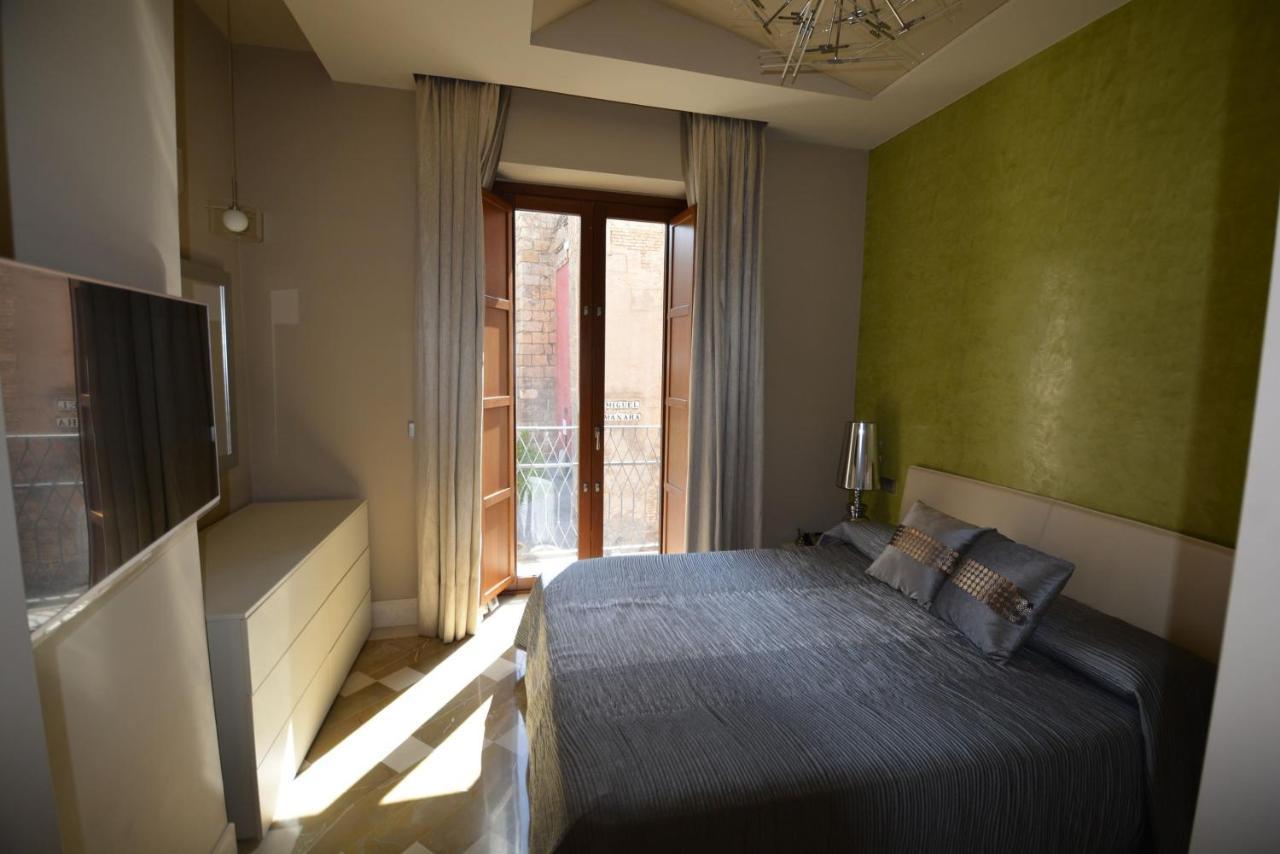 Luxury Apartment With Views To Alcazar, Cathedral And Giralda. Севілья Екстер'єр фото