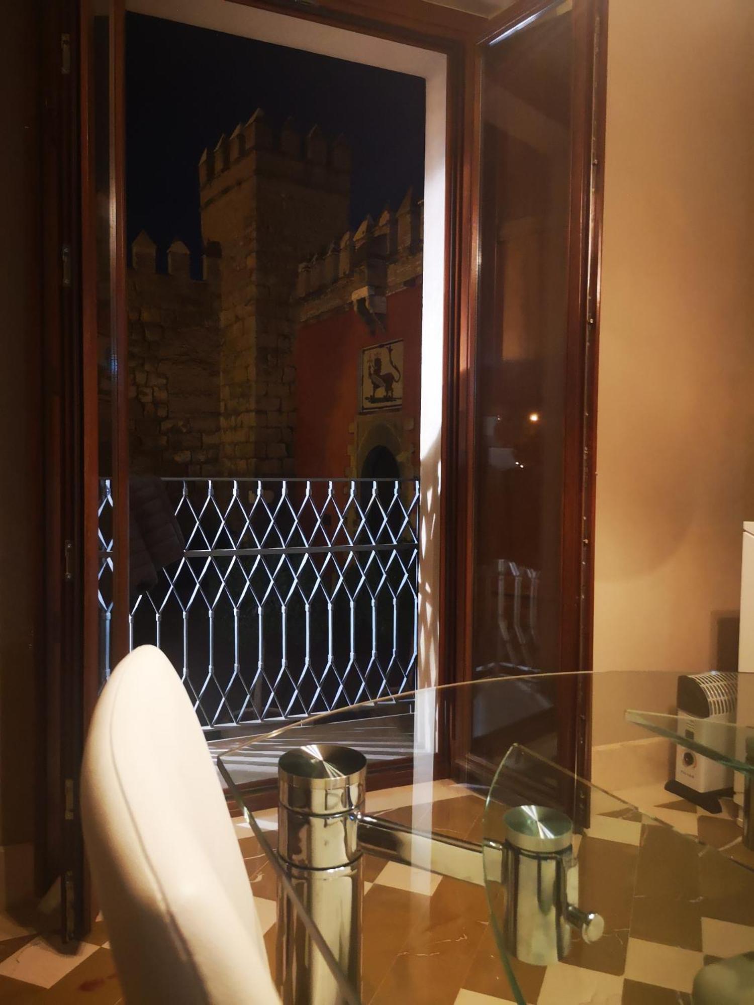 Luxury Apartment With Views To Alcazar, Cathedral And Giralda. Севілья Екстер'єр фото
